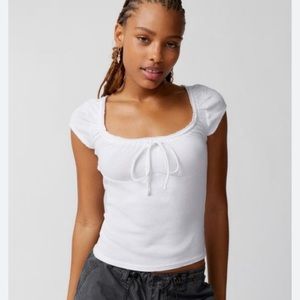 UO Pretty As A Portrait Short Sleeve Top